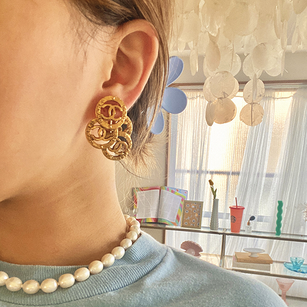CHANEL 1993年製 ラウンドココマークロゴカットアウトイヤリング